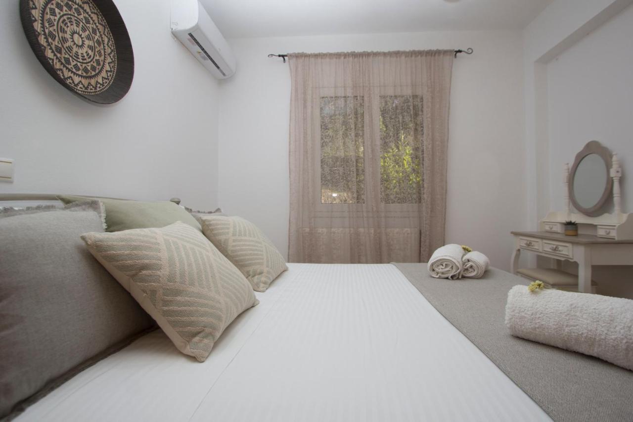 פראמה Quercus Villa, Achilleion Palace, Corfu מראה חיצוני תמונה