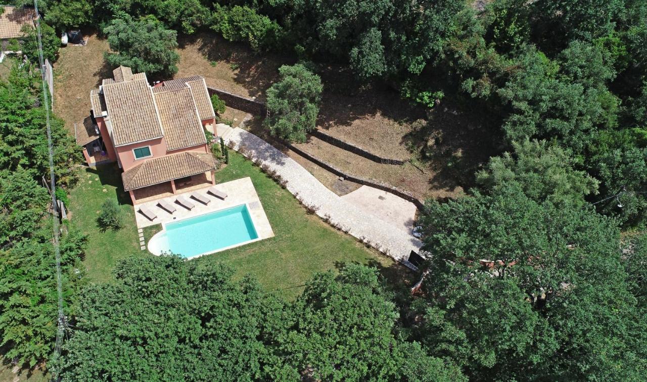 פראמה Quercus Villa, Achilleion Palace, Corfu מראה חיצוני תמונה
