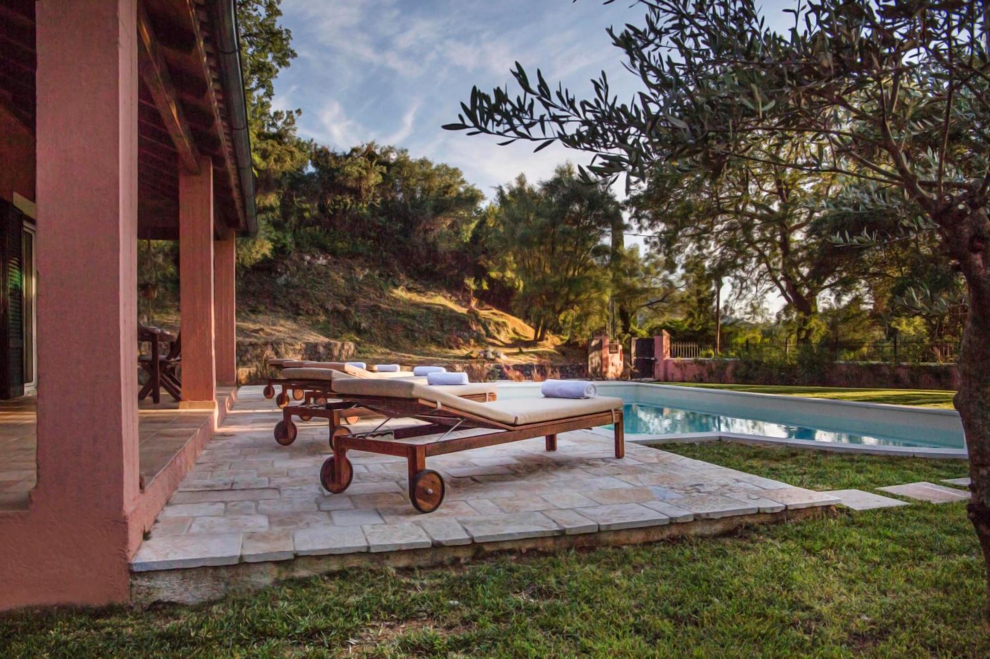פראמה Quercus Villa, Achilleion Palace, Corfu מראה חיצוני תמונה